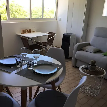 , Proche Plages,classe 2 Etoiles شقة بالاروك ليه بان